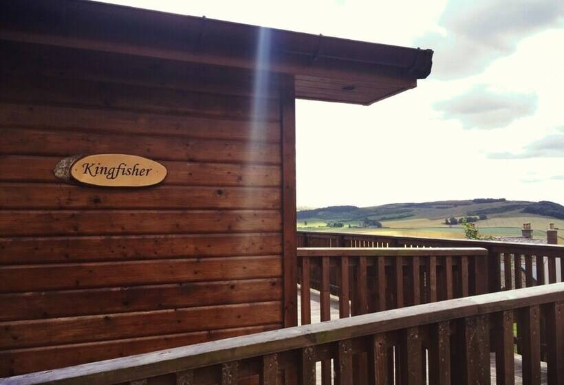 Kingfisher Lodge With Hot Tub Near Cupar, Fife
