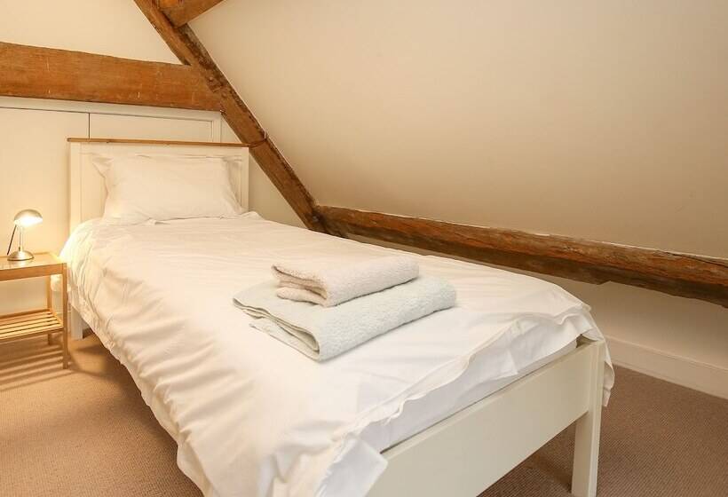 Kings Cottage   South