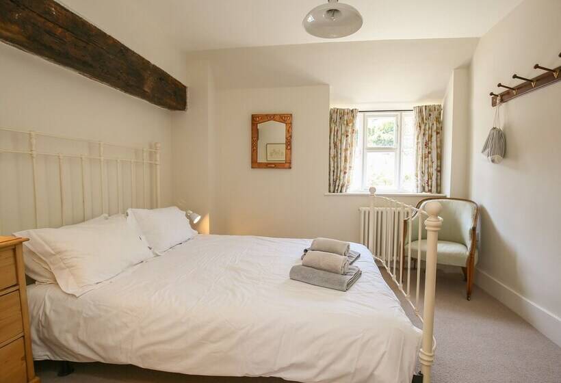 Kings Cottage   South