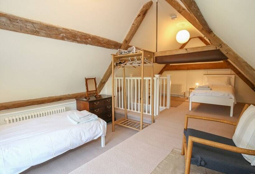 Kings Cottage   South