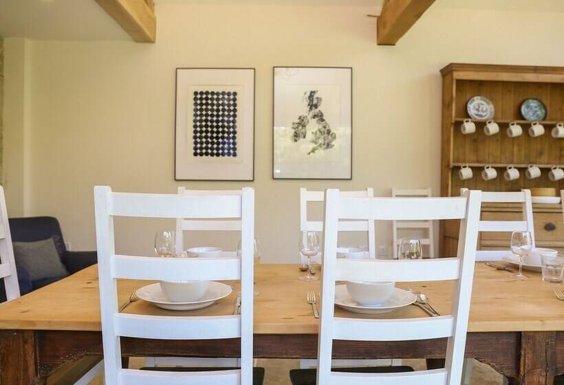 Kings Cottage   South