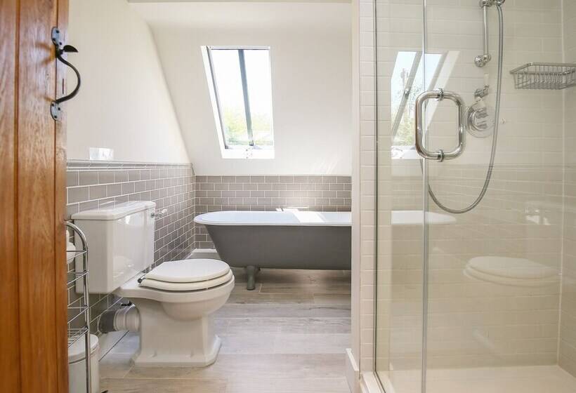 Kings Cottage   South