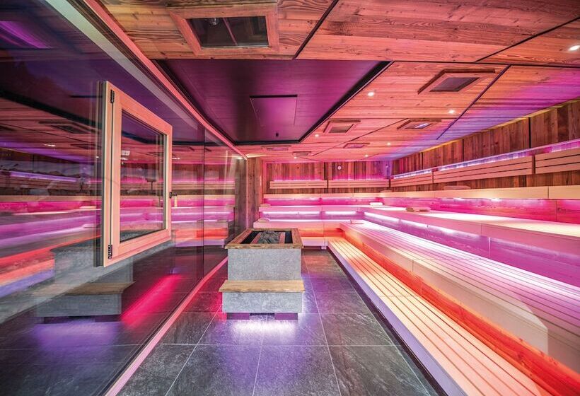 Kronhotel Leitgam Luxury Hotel For Two