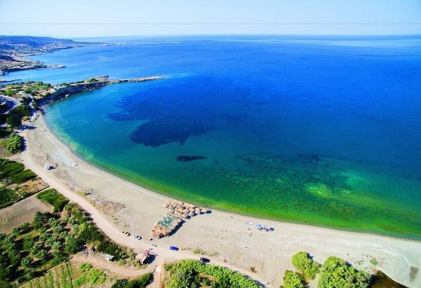 Lakonia Bay   Apartments