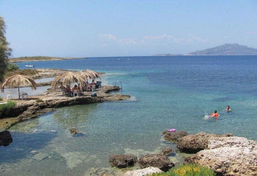 Lakonia Bay   Apartments