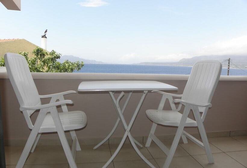 Lakonia Bay   Apartments