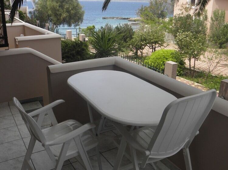 Lakonia Bay   Apartments