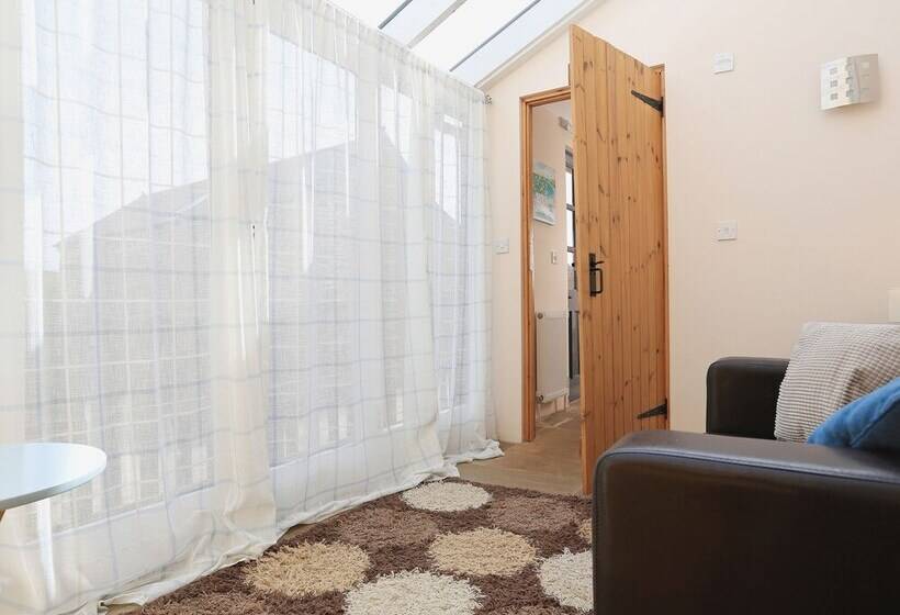 Little Cotton Farmhouse