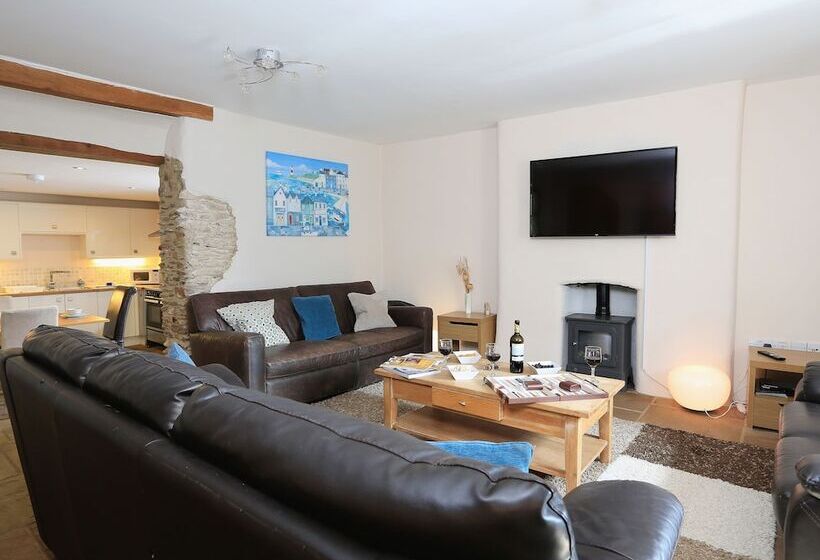 Little Cotton Farmhouse