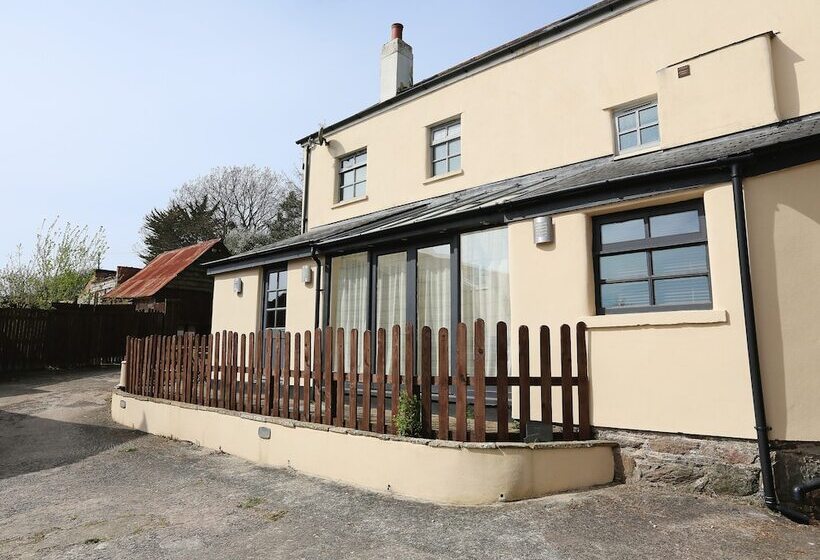 Little Cotton Farmhouse