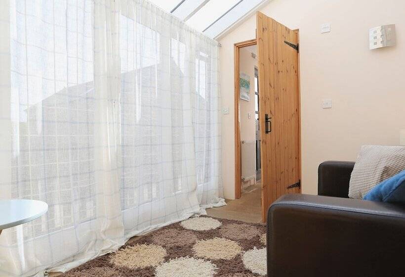 Little Cotton Farmhouse