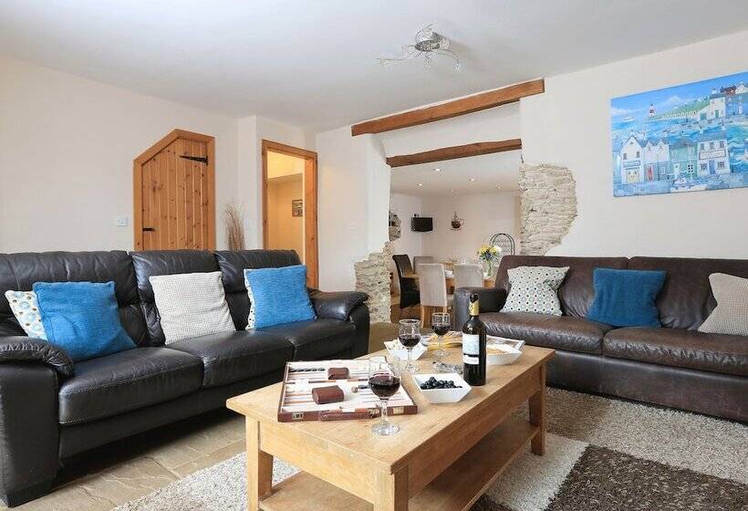 Little Cotton Farmhouse