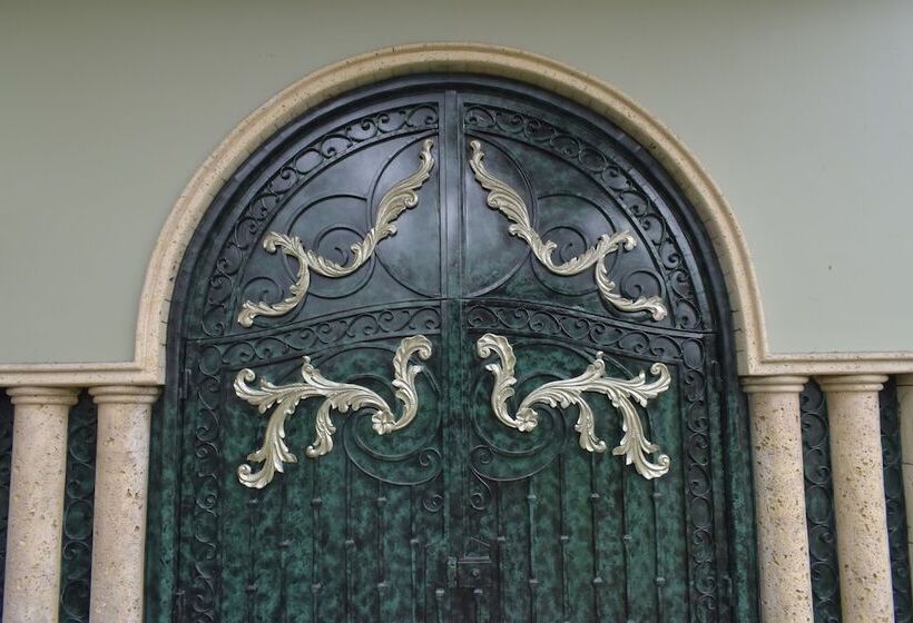 Luxva Hotel Boutique