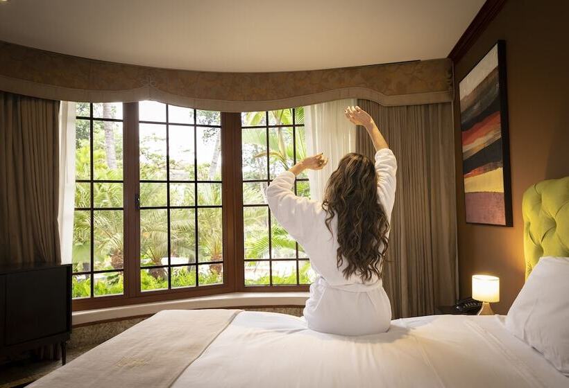 Luxva Hotel Boutique