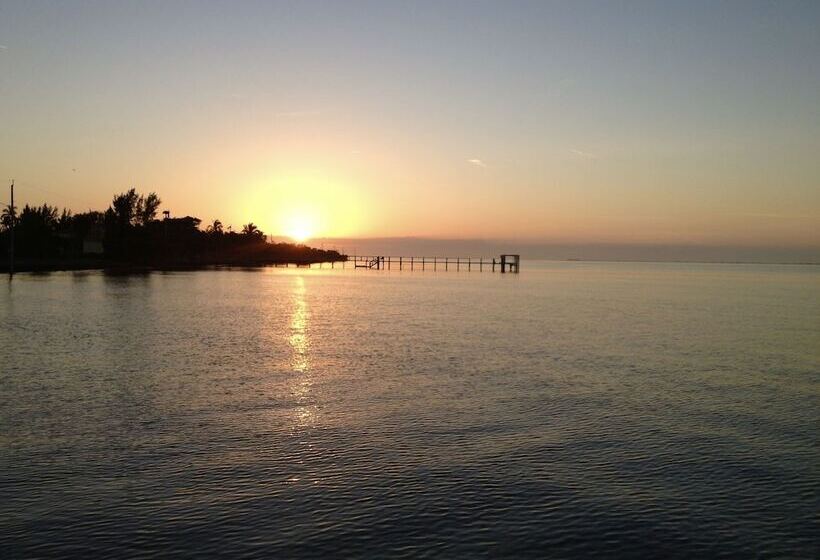 Mallard Cottage   Pet Friendly