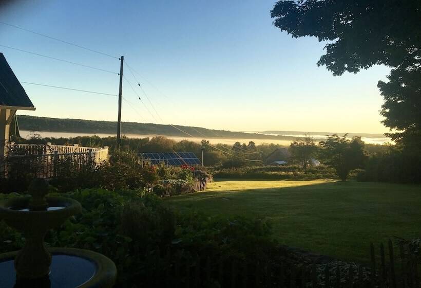 Mallard Cottage   Pet Friendly