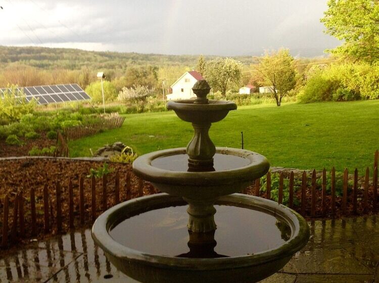 Mallard Cottage   Pet Friendly