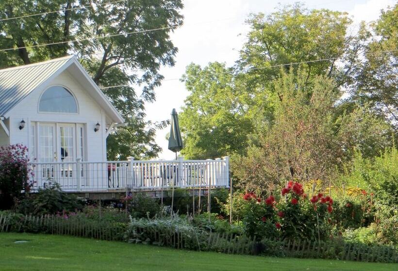 Mallard Cottage   Pet Friendly