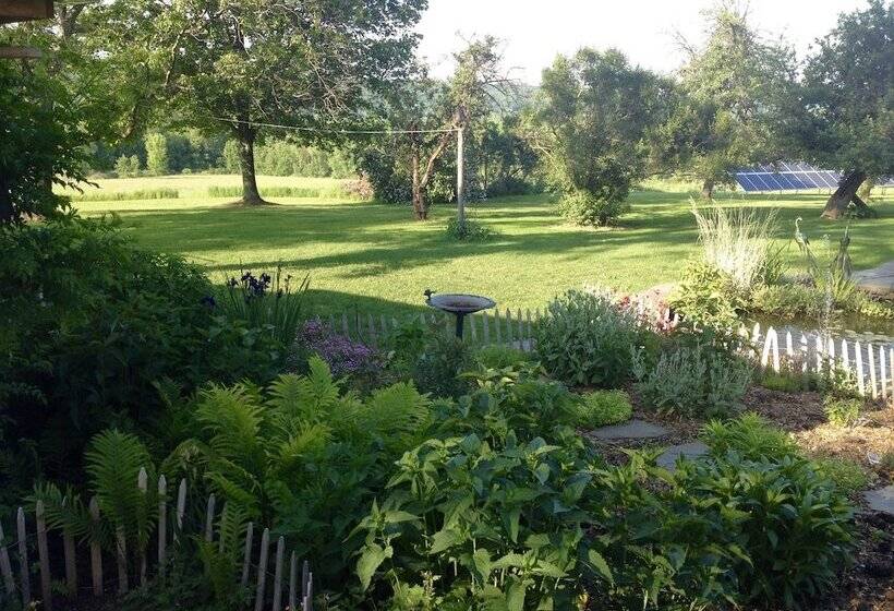 Mallard Cottage   Pet Friendly