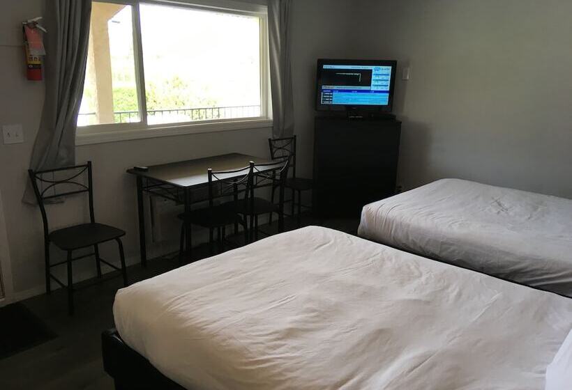 Maple Leaf Motel & Rv Resort