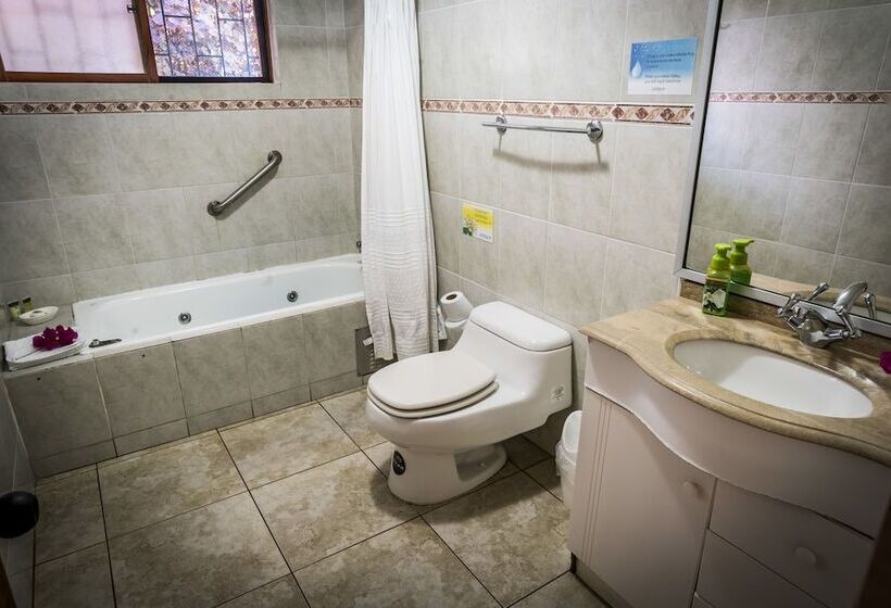 Marae Premium Cabins