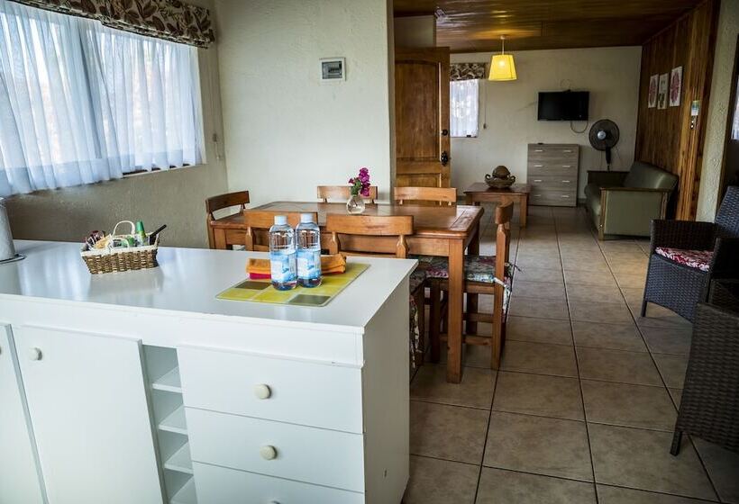 Marae Premium Cabins