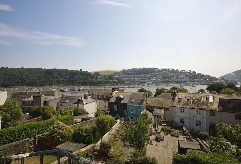 Moonrakers, Clarence Street