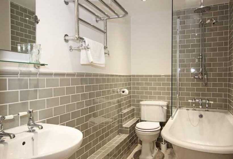 Moonrakers, Clarence Street