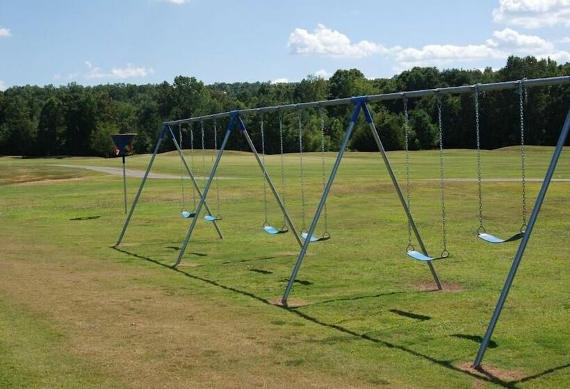 فندق على الطريق The Golf Inn At Qc Resort And Rv