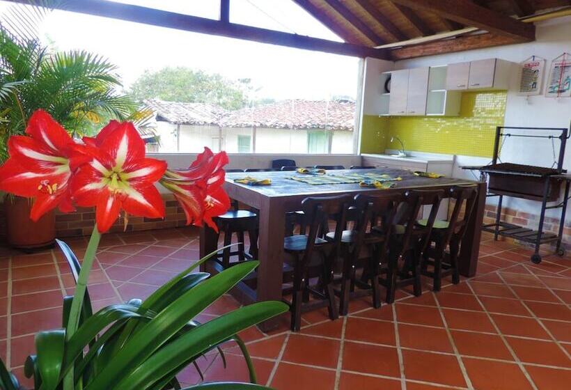 ユースホステル Oak Tree House