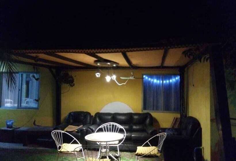 Hostal El Aromo Pensión A Empresas