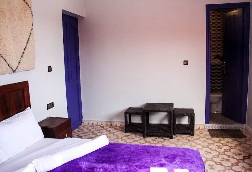 ペンション Dar Iziki