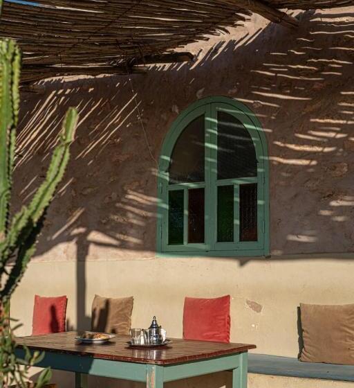 ペンション Dar Iziki