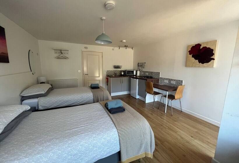 ペンション Elm Tree Farm Accommodation