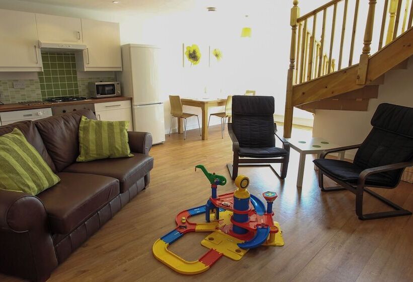 ペンション Elm Tree Farm Accommodation