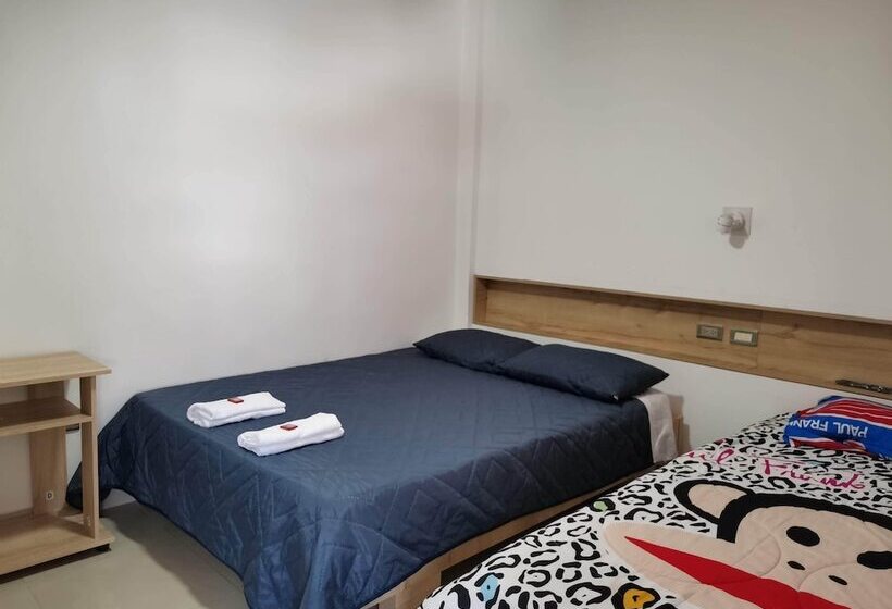 پانسیون Hostal Central Casa Del Turista