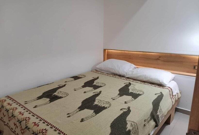 پانسیون Hostal Central Casa Del Turista