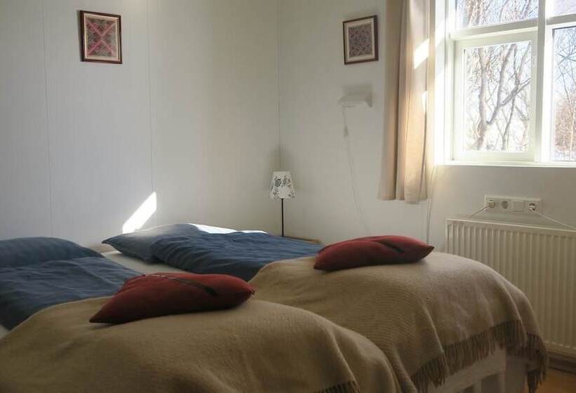 پانسیون Meyjarskemman Farm Stay