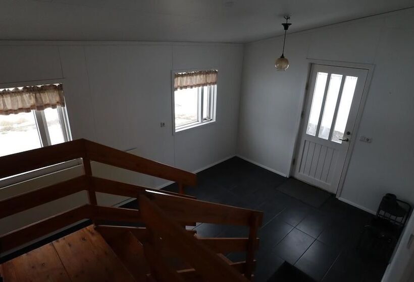 پانسیون Sandhaugar Guesthouse