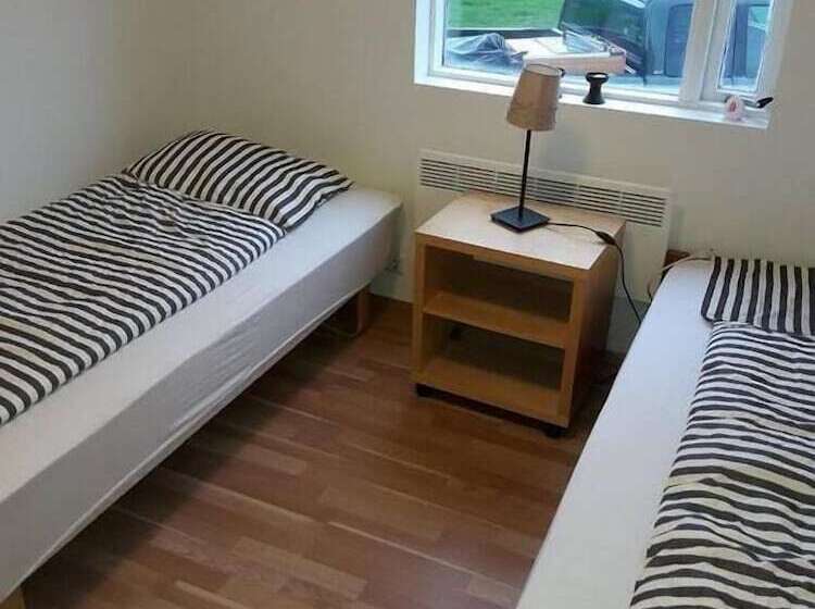 پانسیون Sandhaugar Guesthouse