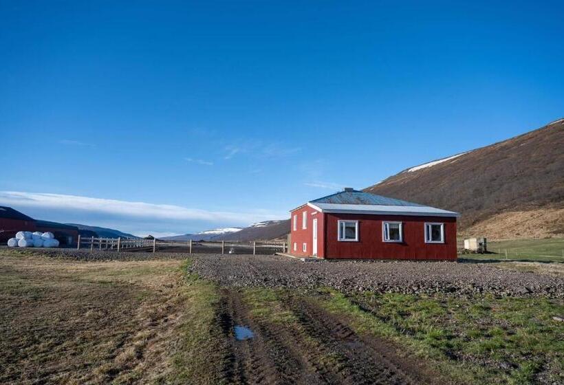 پانسیون Sandhaugar Guesthouse