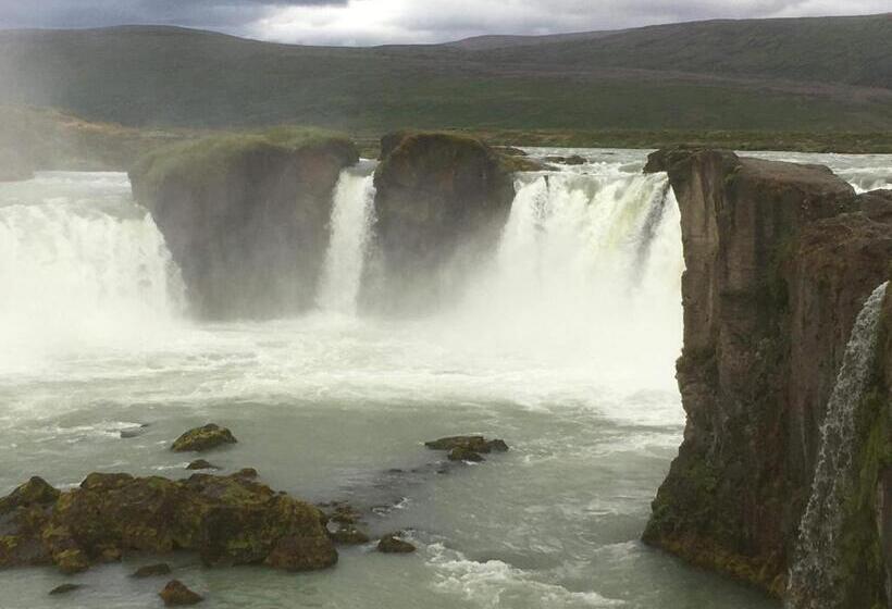 پانسیون Sandhaugar Guesthouse