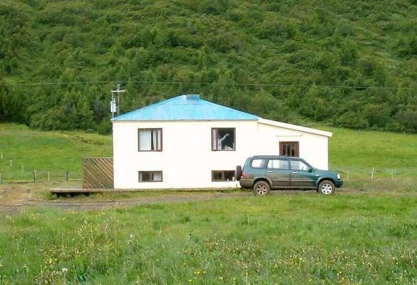 پانسیون Sandhaugar Guesthouse