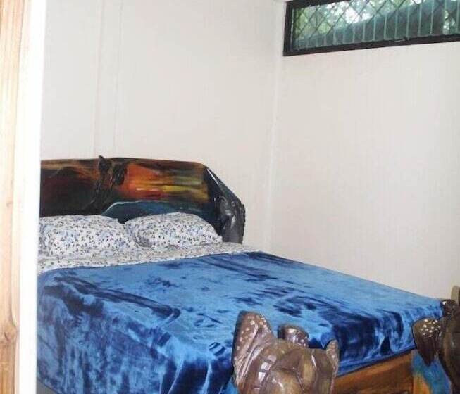 פנסיון The Hideout