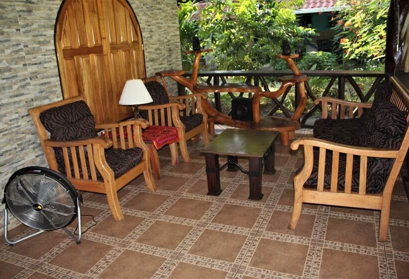 פנסיון The Hideout