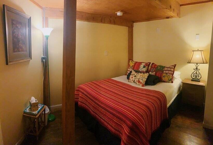 بنسيون The Iris Garden Downtown Cottages And Suites