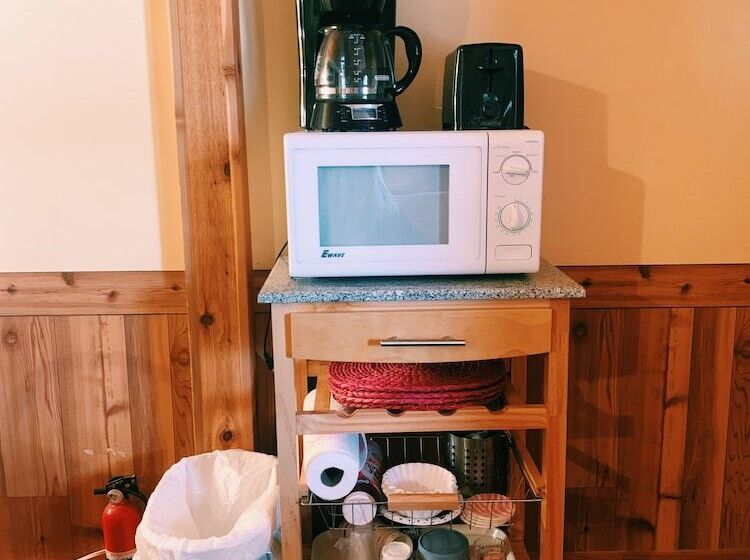 بنسيون The Iris Garden Downtown Cottages And Suites