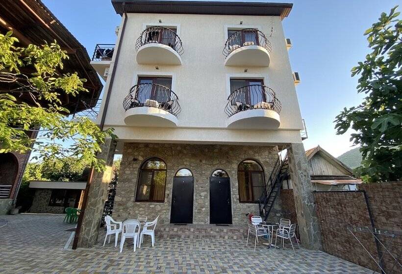 پانسیون Villa Vishnevaya