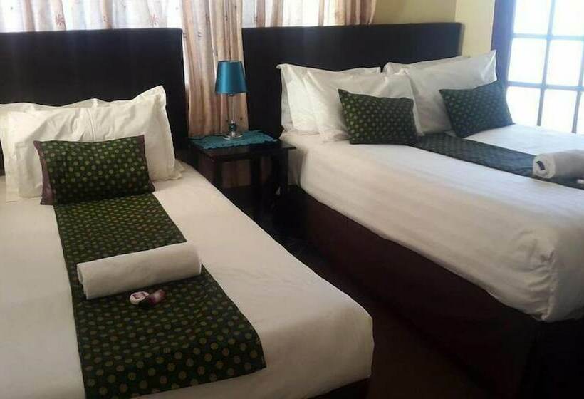 Пансион Village Court Guest House