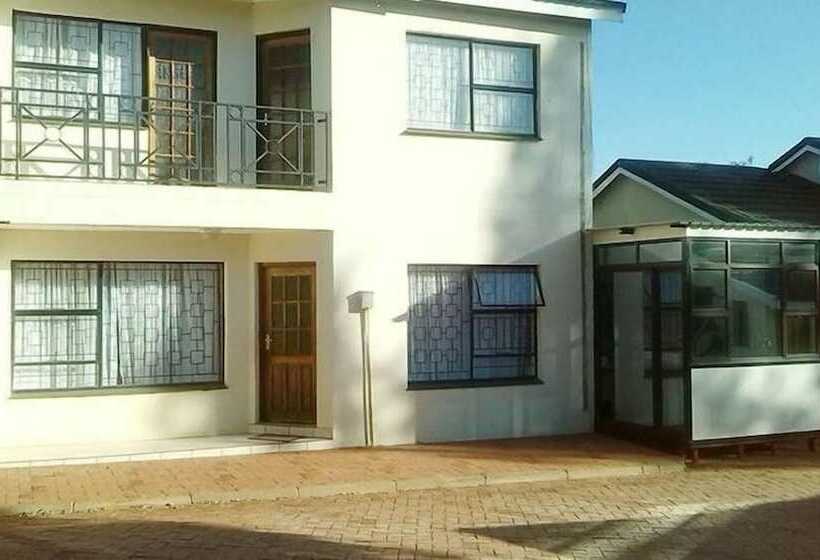 Пансион Village Court Guest House